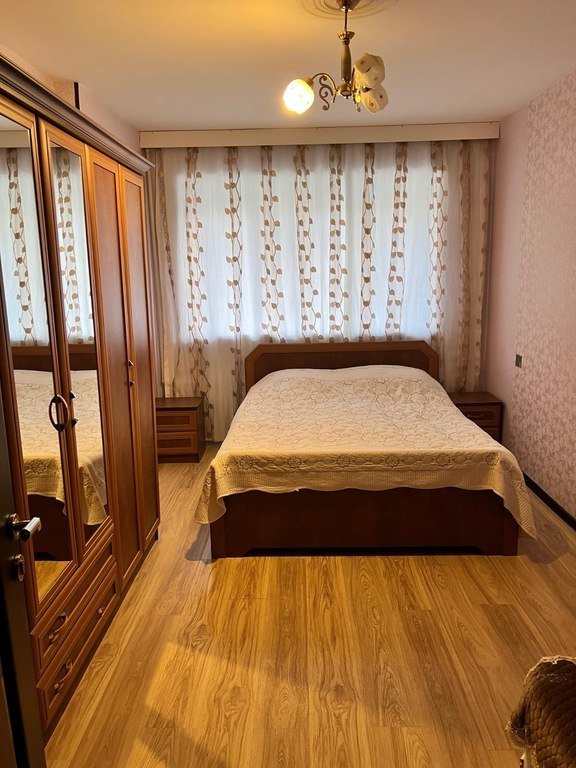 Satılır 4 otaqlı köhnə tikili, 100 m², Xalqlar dostluğu m.-4
