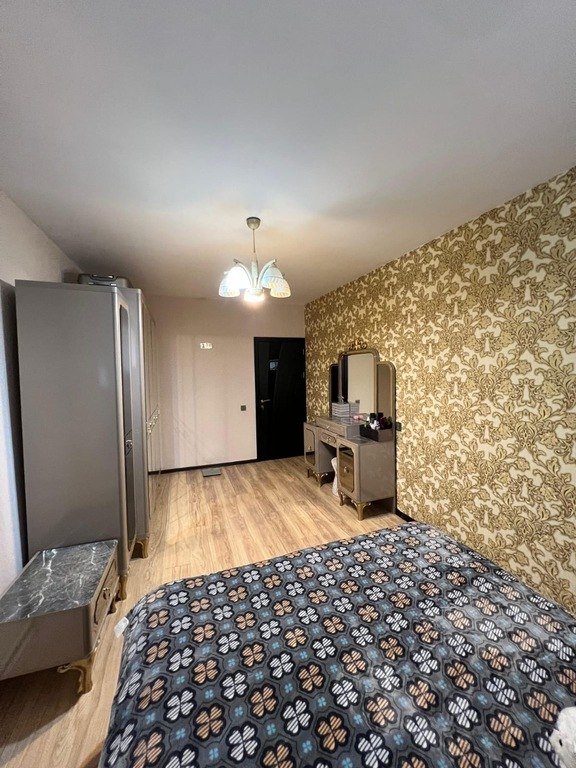 Satılır 4 otaqlı köhnə tikili, 100 m², Xalqlar dostluğu m.-11