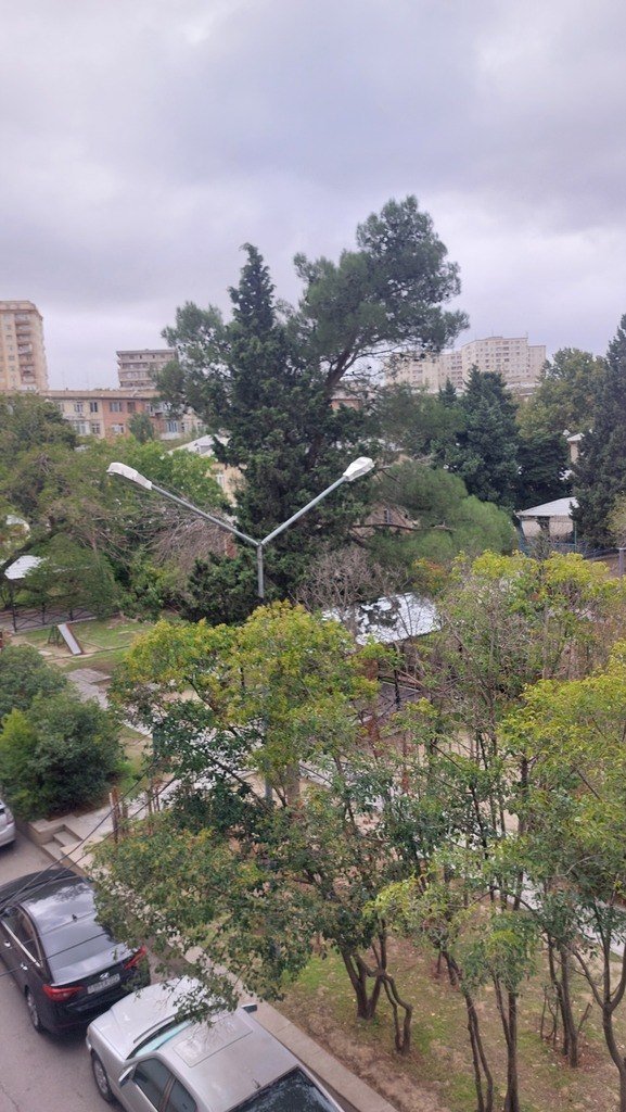 Satılır 4 otaqlı köhnə tikili, 100 m², Azadlıq Prospekti m.-3