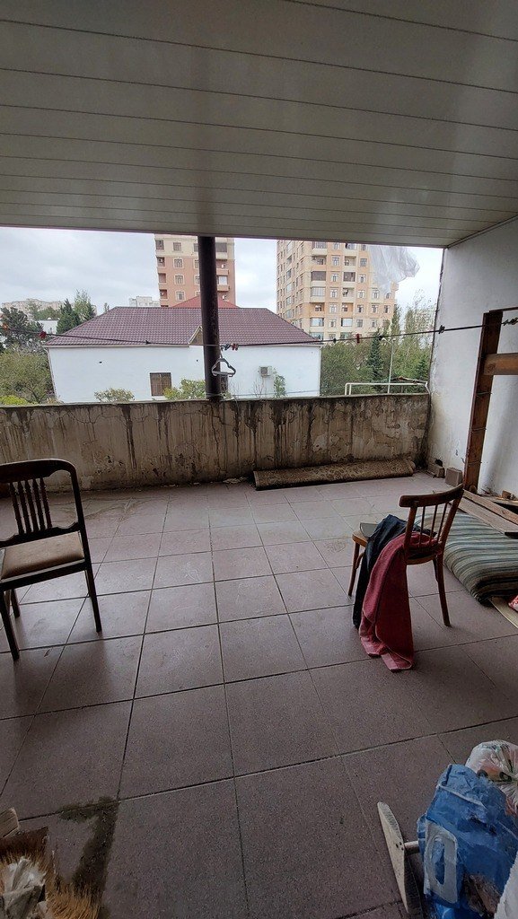 Satılır 4 otaqlı köhnə tikili, 100 m², Azadlıq Prospekti m.-5