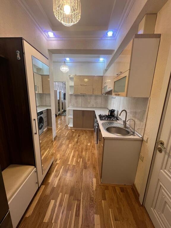 Kirayə verilir 3 otaqlı yeni tikili, 90 m², İnşaatçılar m.-8