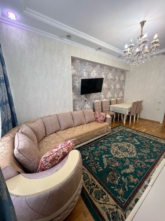 Kirayə verilir 3 otaqlı yeni tikili, 90 m², İnşaatçılar m.-14