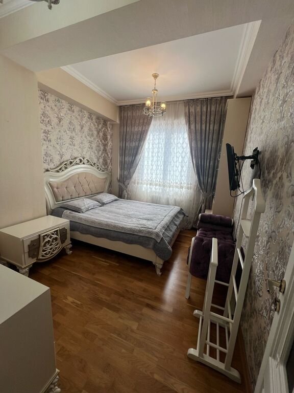 Kirayə verilir 3 otaqlı yeni tikili, 90 m², İnşaatçılar m.-17