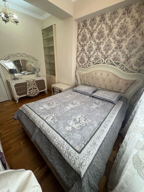 Kirayə verilir 3 otaqlı yeni tikili, 90 m², İnşaatçılar m.-18