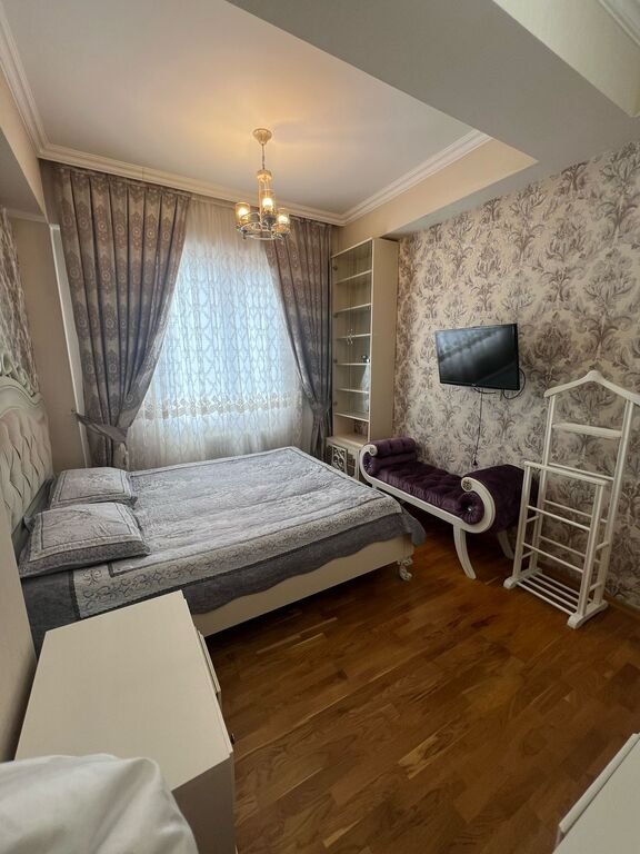 Kirayə verilir 3 otaqlı yeni tikili, 90 m², İnşaatçılar m.-20