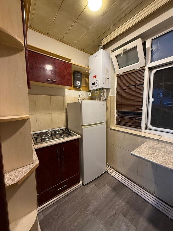 Satılır 2 otaqlı köhnə tikili, 50 m², 20 Yanvar m.-5
