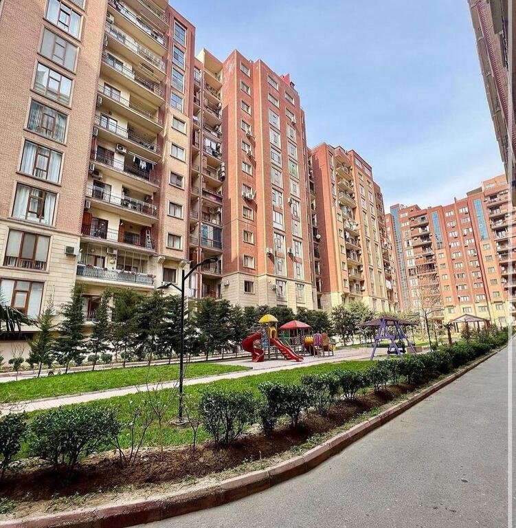Satılır 4 otaqlı yeni tikili, 180 m², Gənclik m.-1