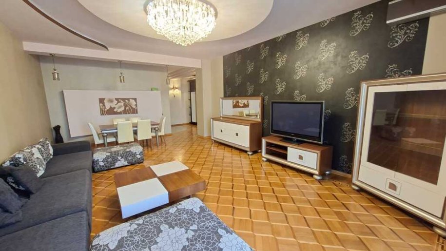 Satılır 4 otaqlı yeni tikili, 180 m², Gənclik m.-3