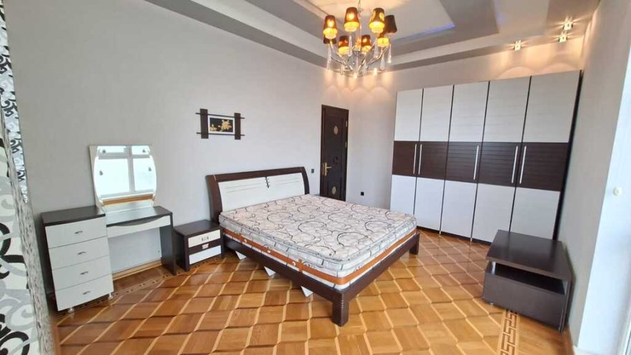 Satılır 4 otaqlı yeni tikili, 180 m², Gənclik m.-18