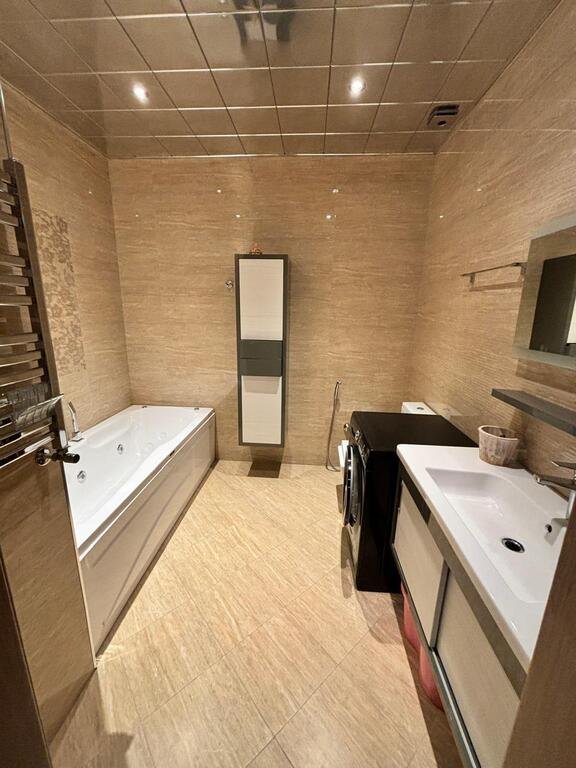 Kirayə verilir 3 otaqlı yeni tikili, 136 m², Gənclik m.-13