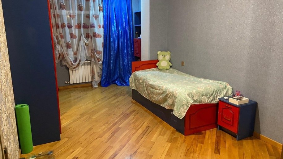 Satılır 2 otaqlı köhnə tikili, 70 m², Azadlıq Prospekti m.-7