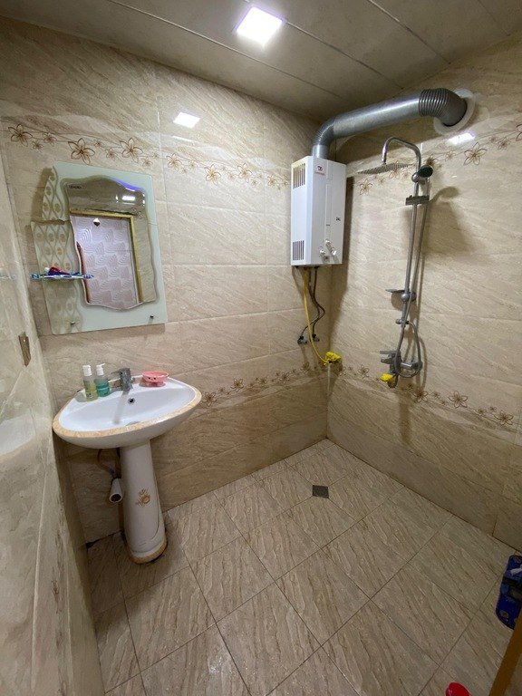 Satılır 2 otaqlı köhnə tikili, 70 m², Azadlıq Prospekti m.-13