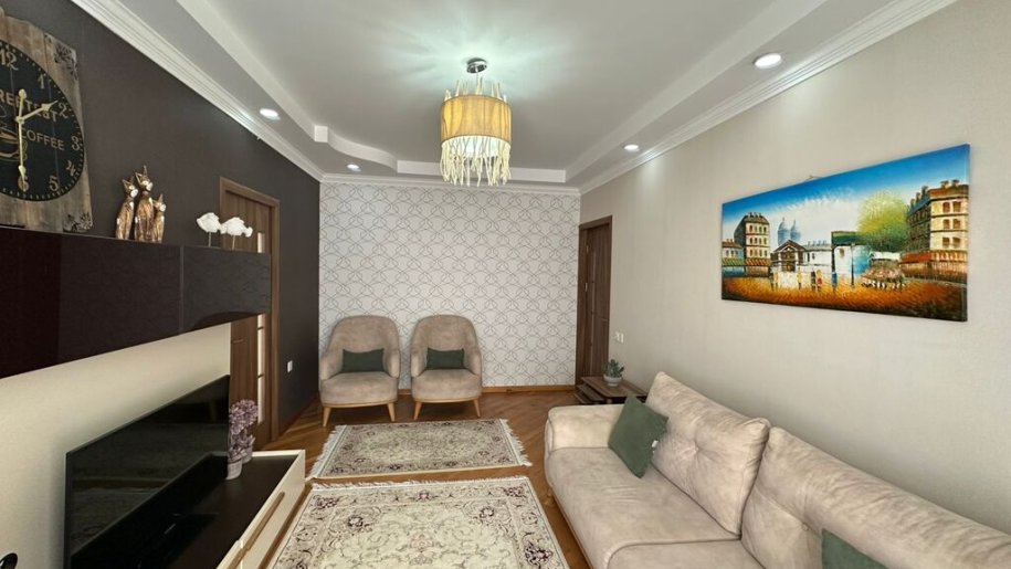 Satılır 4 otaqlı köhnə tikili, 100 m², Memar Əcəmi m.-1