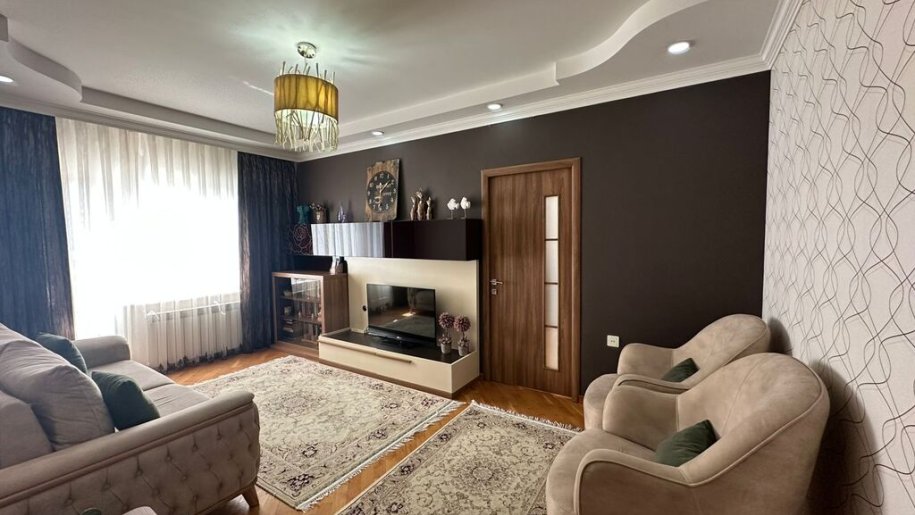 Satılır 4 otaqlı köhnə tikili, 100 m², Memar Əcəmi m.-2
