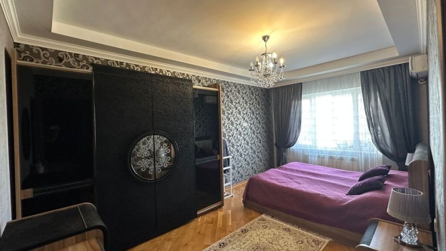 Satılır 4 otaqlı köhnə tikili, 100 m², Memar Əcəmi m.-5