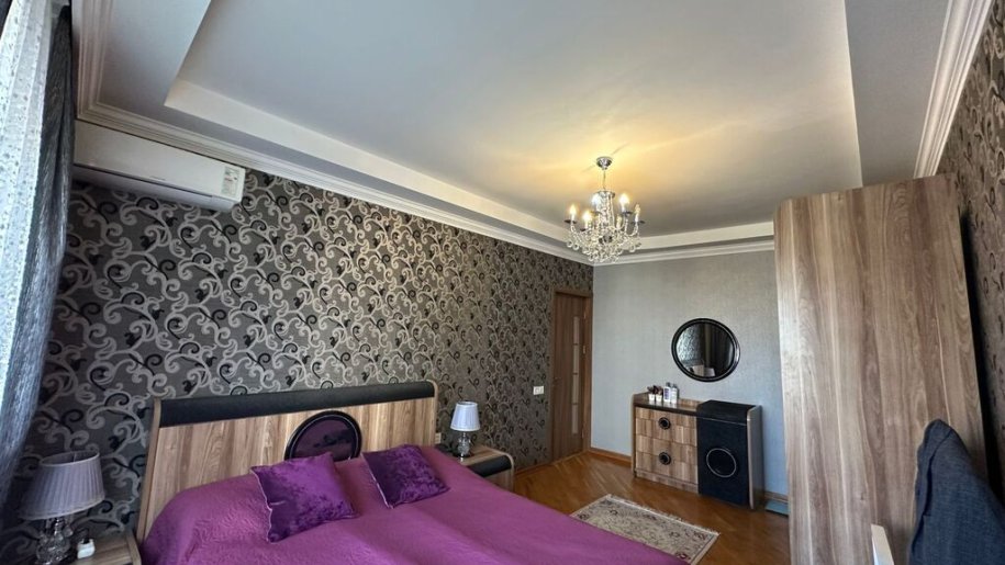 Satılır 4 otaqlı köhnə tikili, 100 m², Memar Əcəmi m.-8
