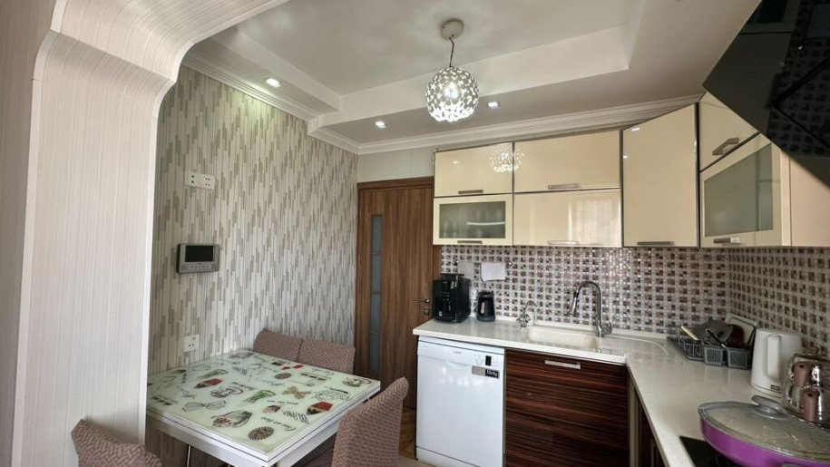 Satılır 4 otaqlı köhnə tikili, 100 m², Memar Əcəmi m.-10