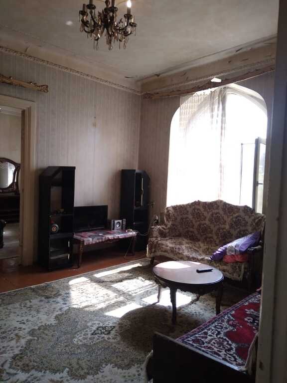Satılır 3 otaqlı köhnə tikili, 71 m², 28 May m.-4