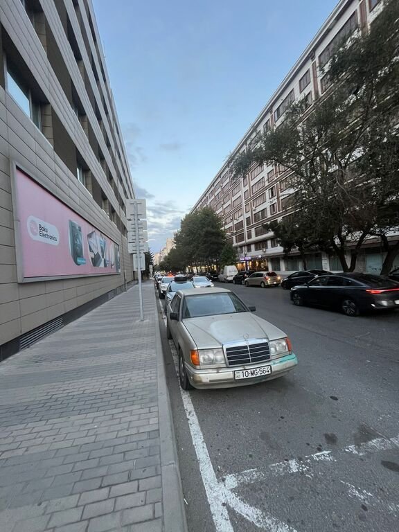 Satılır 3 otaqlı köhnə tikili, 85 m², Azadlıq Prospekti m.-3
