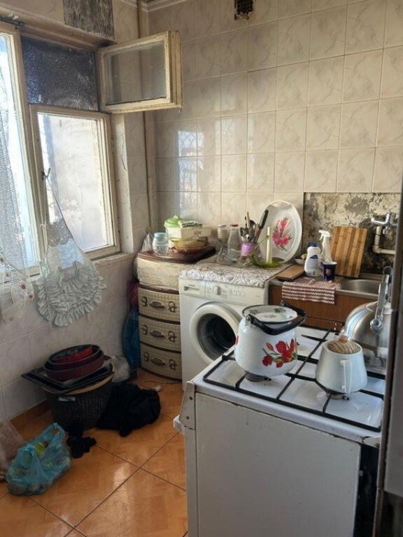 Satılır 3 otaqlı köhnə tikili, 85 m², Azadlıq Prospekti m.-6