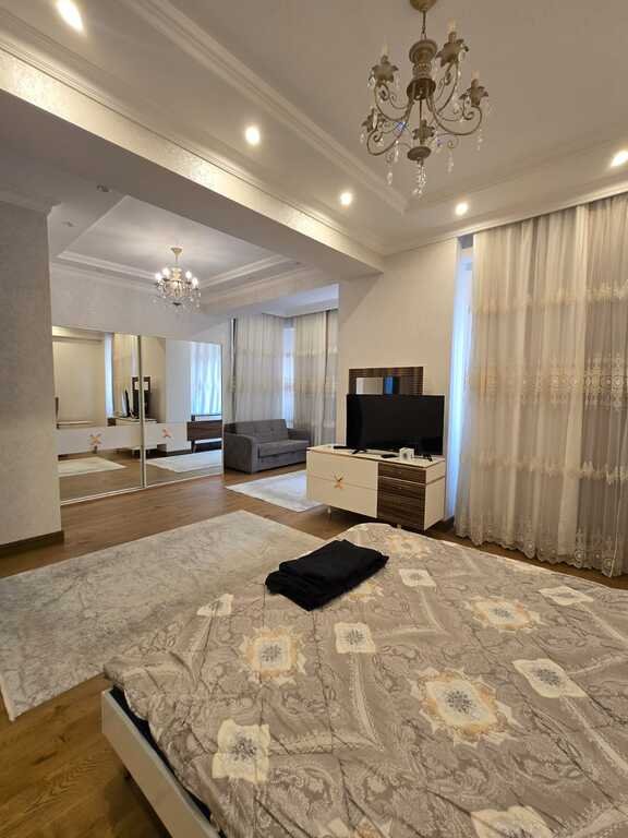 Satılır 5 otaqlı yeni tikili, 270 m², Gənclik m.-2
