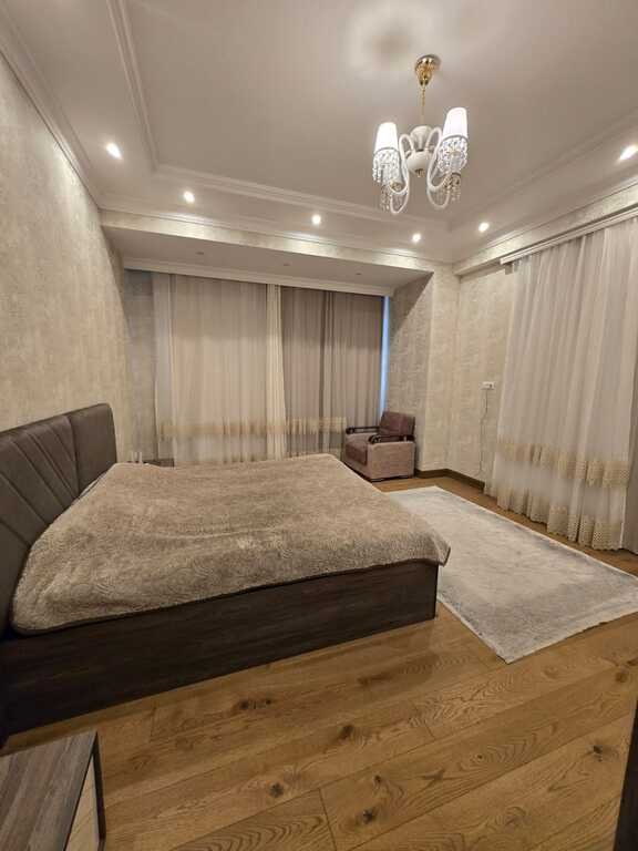 Satılır 5 otaqlı yeni tikili, 270 m², Gənclik m.-5