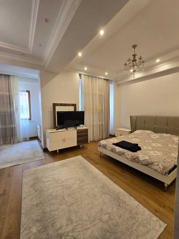 Satılır 5 otaqlı yeni tikili, 270 m², Gənclik m.-7
