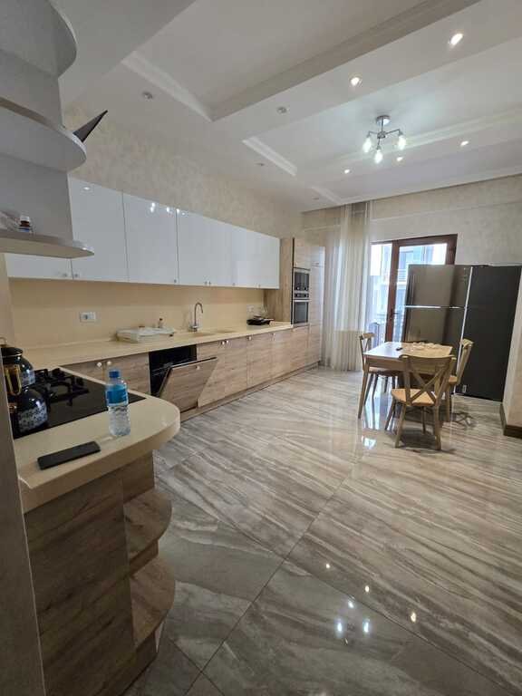Satılır 5 otaqlı yeni tikili, 270 m², Gənclik m.-15