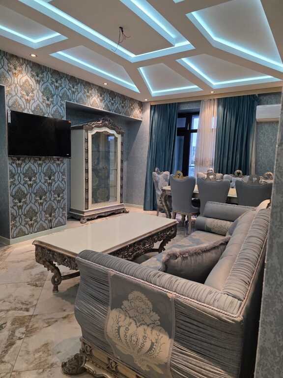 Kirayə verilir 3 otaqlı yeni tikili, 148 m², 8 noyabr-12