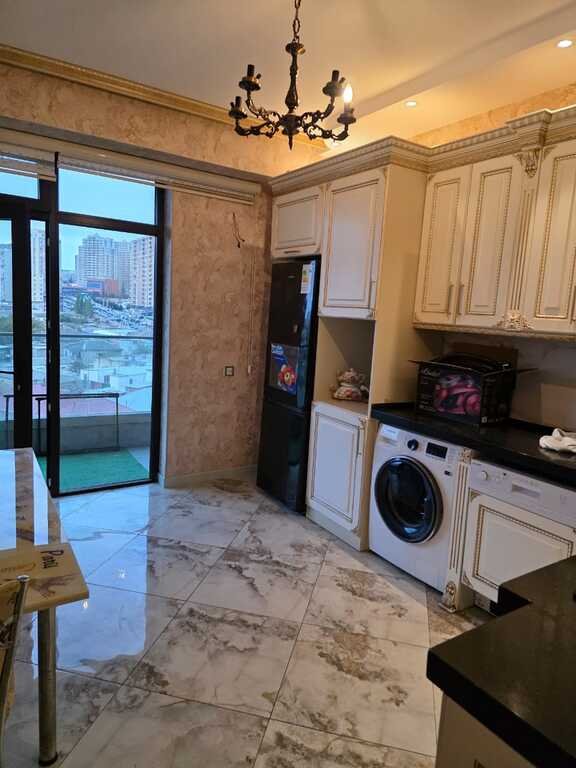 Kirayə verilir 3 otaqlı yeni tikili, 148 m², 8 noyabr-16