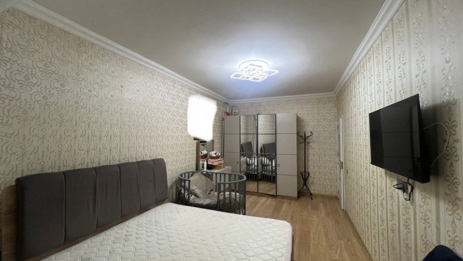 Satılır 4 otaqlı köhnə tikili, 100 m², Azadlıq Prospekti m.-5