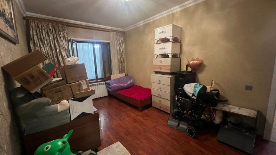 Satılır 4 otaqlı köhnə tikili, 100 m², Azadlıq Prospekti m.-8