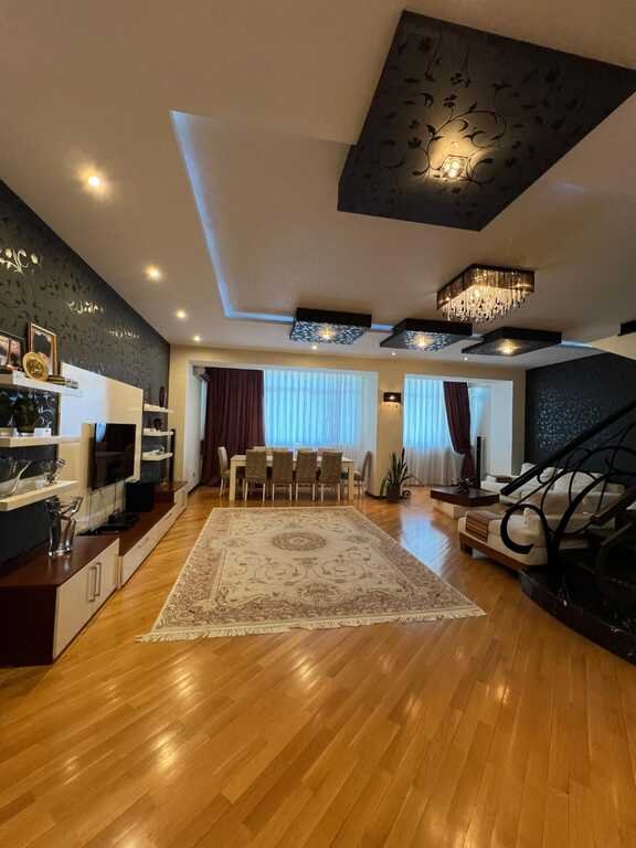 Satılır 4 otaqlı yeni tikili, 162 m², İnşaatçılar m.-1