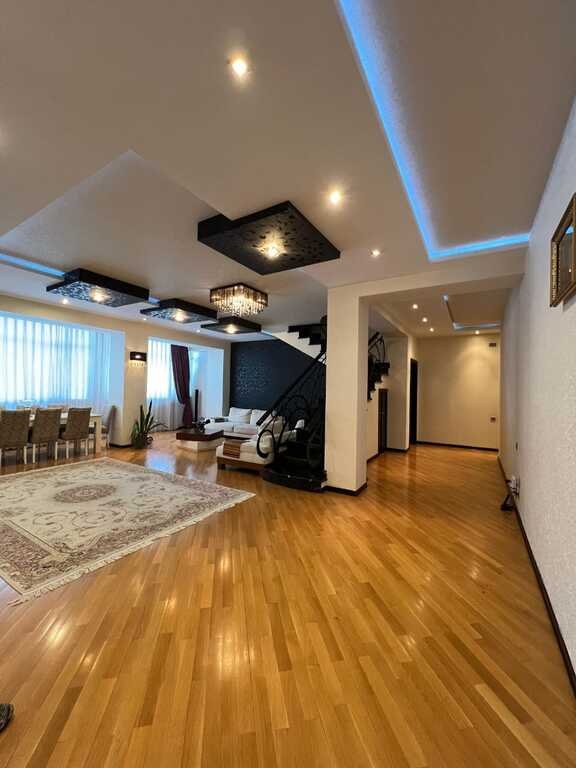 Satılır 4 otaqlı yeni tikili, 162 m², İnşaatçılar m.-2