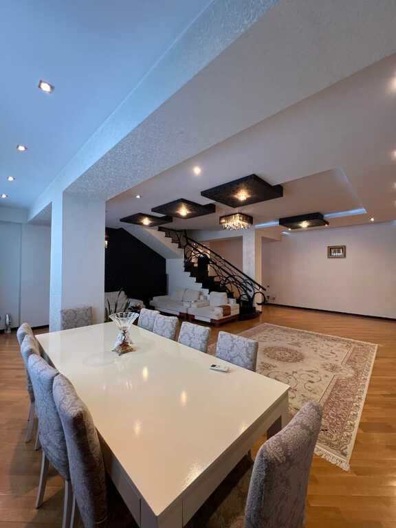 Satılır 4 otaqlı yeni tikili, 162 m², İnşaatçılar m.-3
