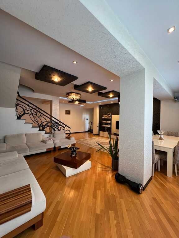 Satılır 4 otaqlı yeni tikili, 162 m², İnşaatçılar m.-4