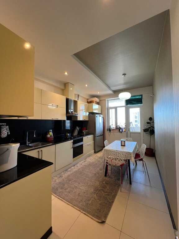 Satılır 4 otaqlı yeni tikili, 162 m², İnşaatçılar m.-5