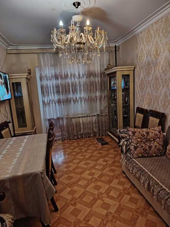 Satılır 2 otaqlı köhnə tikili, 65 m², 8 noyabr-2