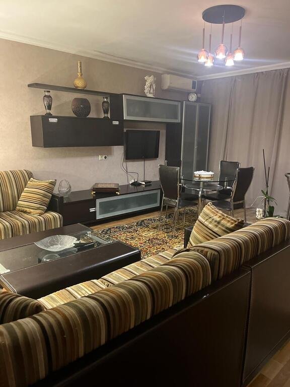 Satılır 3 otaqlı köhnə tikili, 61 m², Nizami m.-1