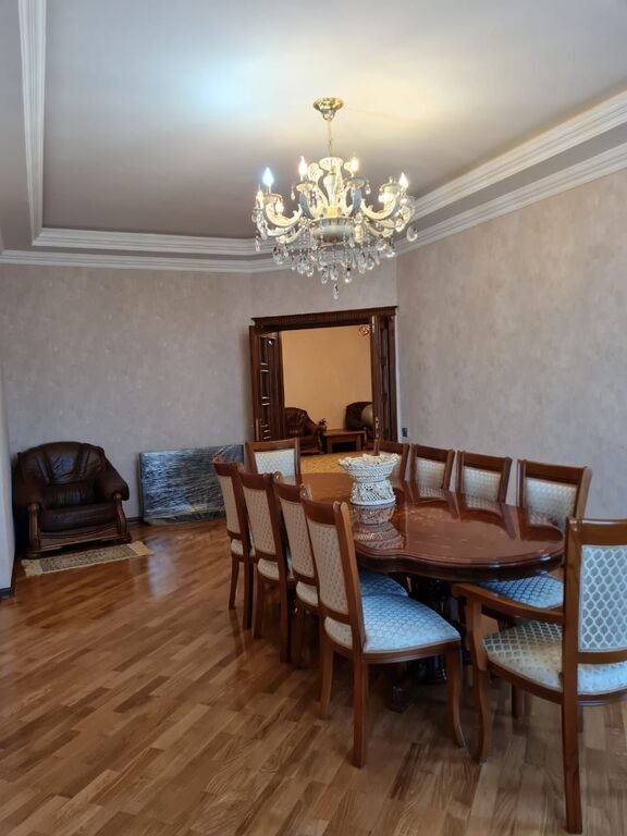 Satılır 4 otaqlı yeni tikili, 145 m², İnşaatçılar m.-1