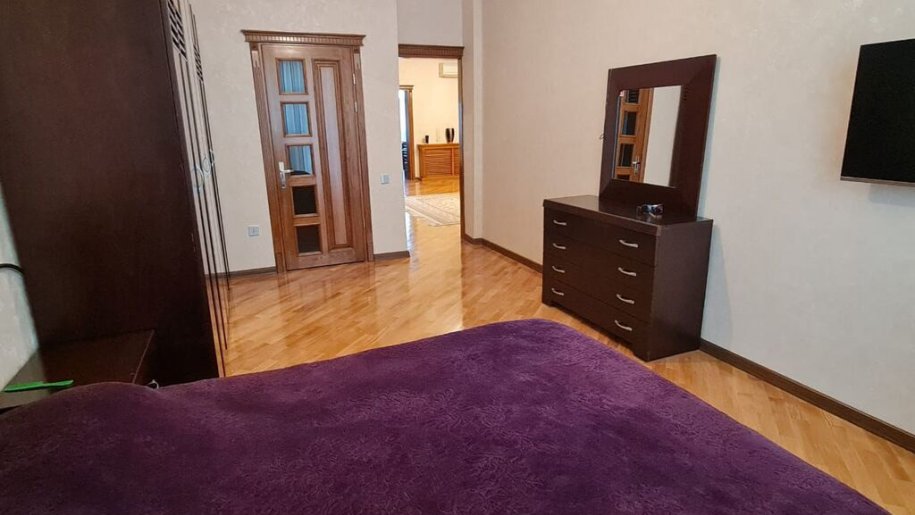 Satılır 4 otaqlı yeni tikili, 145 m², İnşaatçılar m.-6