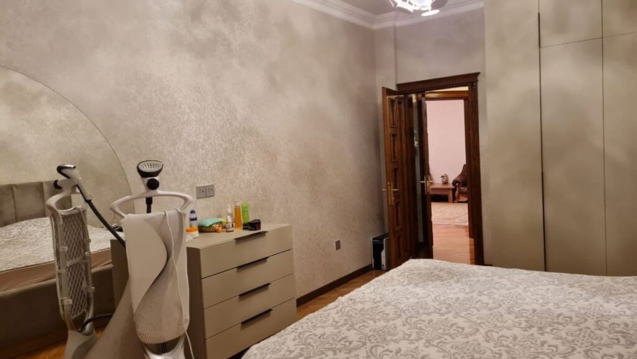 Satılır 4 otaqlı yeni tikili, 145 m², İnşaatçılar m.-14