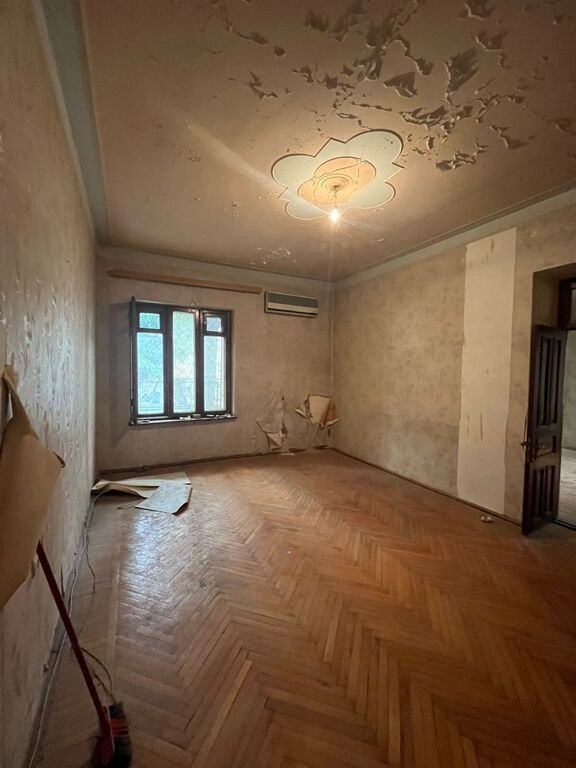 Satılır 3 otaqlı köhnə tikili, 81 m², Elmlər Akademiyası m.-4
