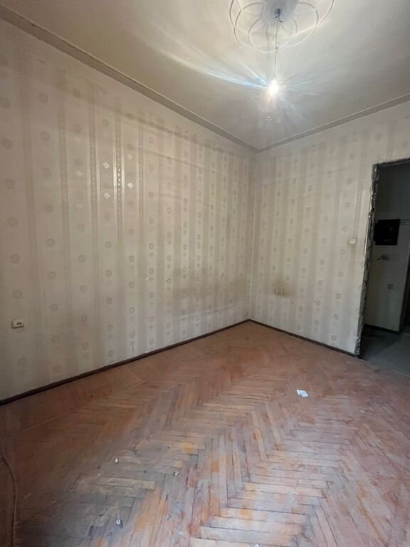 Satılır 3 otaqlı köhnə tikili, 81 m², Elmlər Akademiyası m.-9