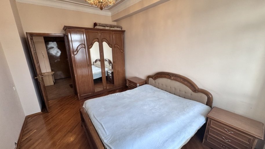 Satılır 2 otaqlı yeni tikili, 90 m², İnşaatçılar m.-4