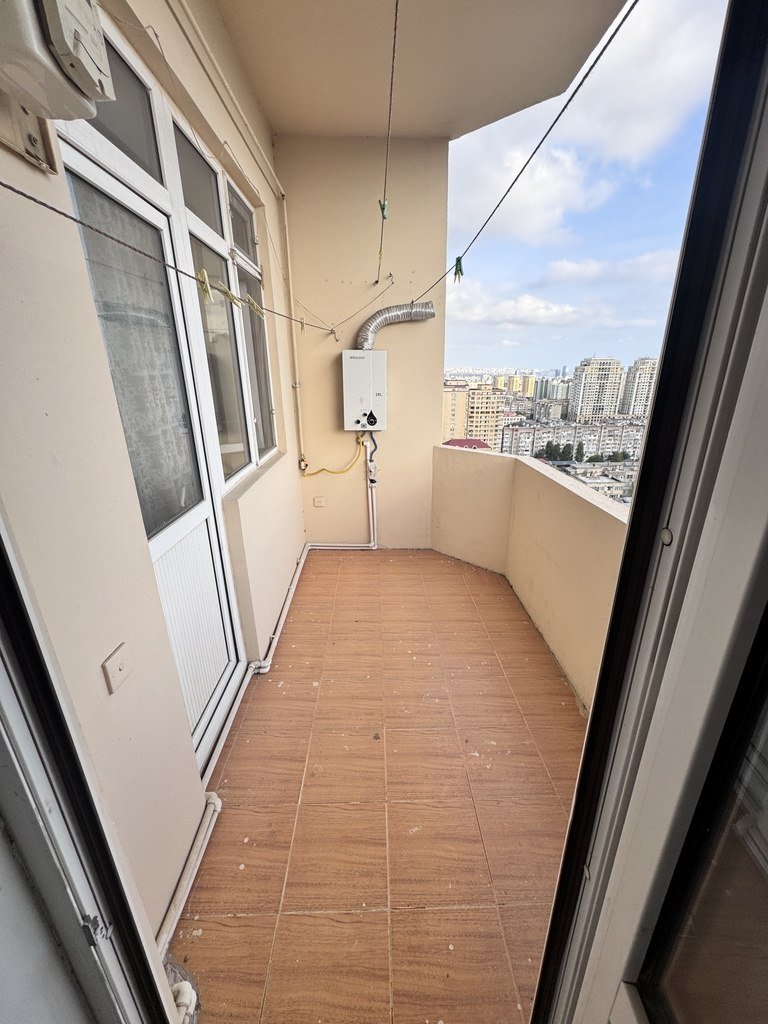 Satılır 2 otaqlı yeni tikili, 90 m², İnşaatçılar m.-14