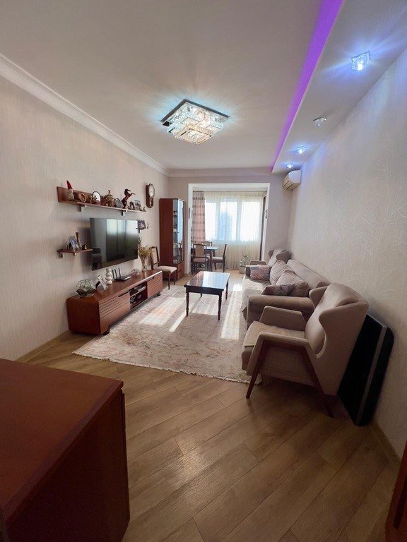 Satılır 2 otaqlı köhnə tikili, 65 m², Binəqədi-1