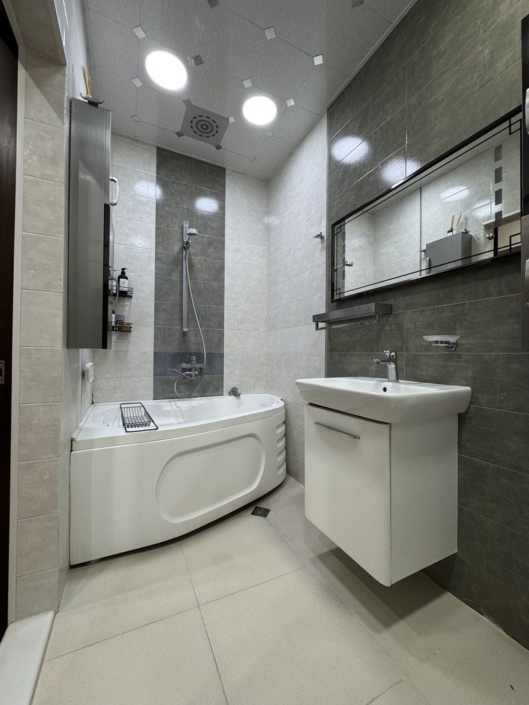 Satılır 3 otaqlı köhnə tikili, 72 m², Nizami m.-24