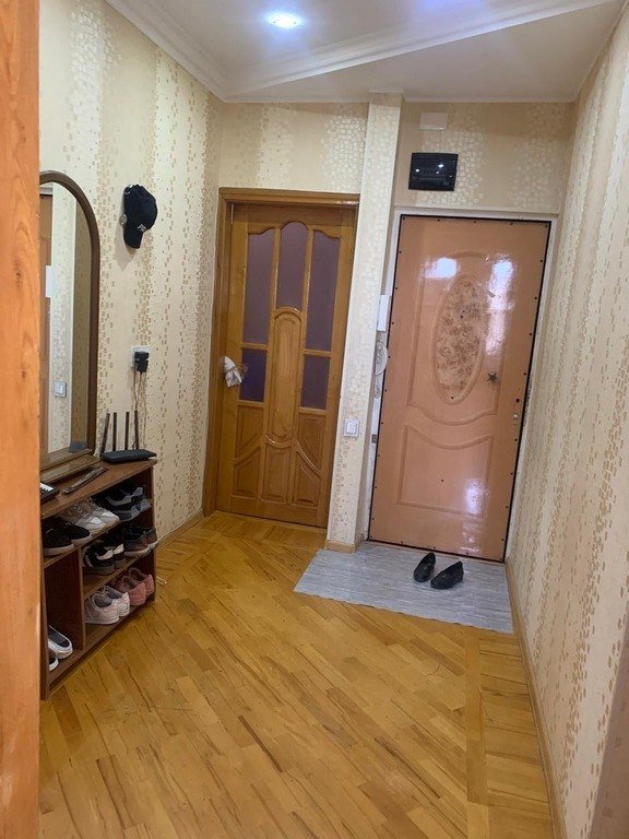 Satılır 4 otaqlı köhnə tikili, 116 m², Xalqlar dostluğu m.-5