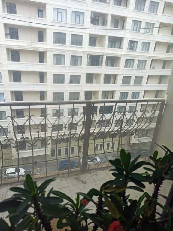 Satılır 4 otaqlı köhnə tikili, 100 m², Gənclik m.-7